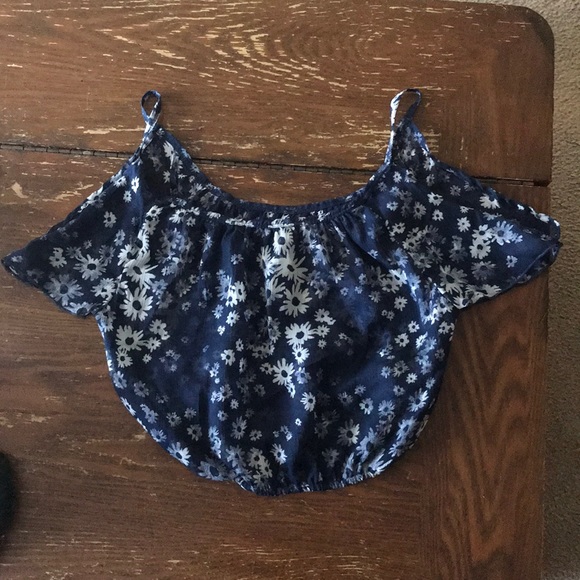 Hollister Tops - Off the shoulder crop top Hollister Tops - Off the shoulder crop top